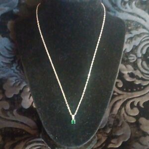 Green Round Crystal Solitaire Necklace With A Silver Cable Chain